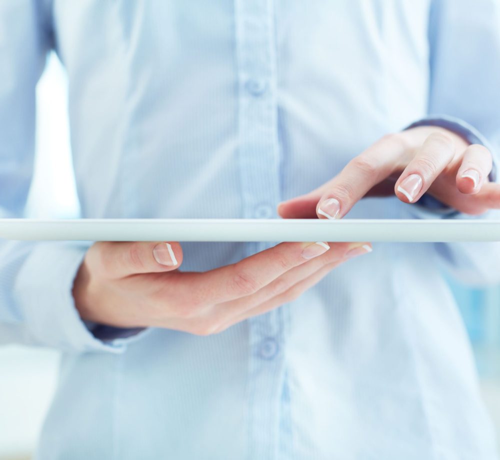 close-up-woman-using-digital-tablet (1)
